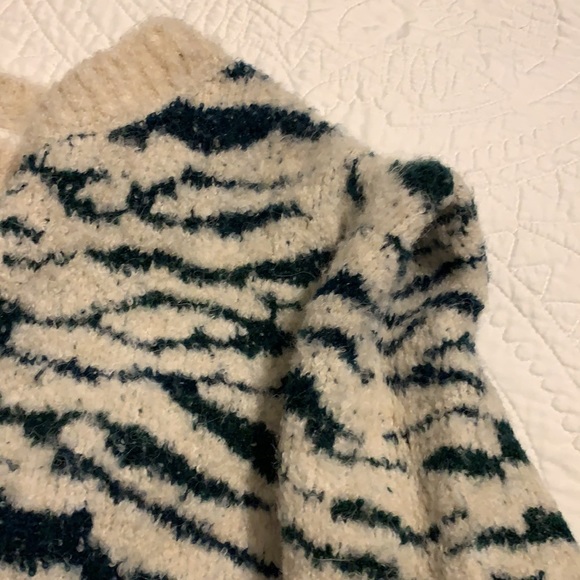 H&M sweater - Picture 2 of 5